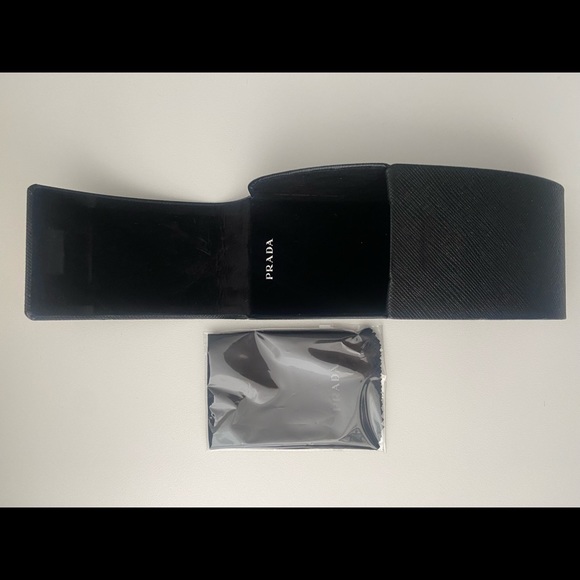 Prada sunglasses - Picture 2 of 6